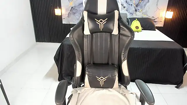 Ivy 16 online show from 21, 11, 2025