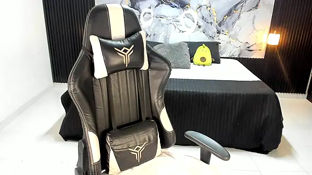 Ivy 16 online show from 19, 9, 2025