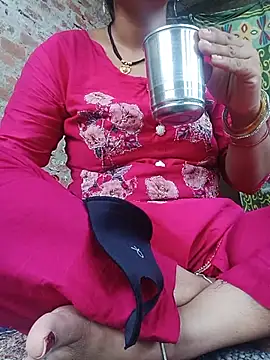 Snapshot of Mamta_Chaterjee chatting on 19, 7, 2026 Mamta Chaterjee online show from 19, 7, 2026