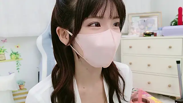 -minami- online show from 19, 10, 2025