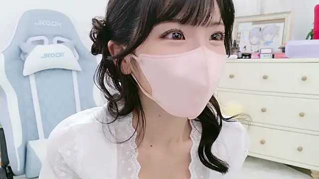 -minami- online show from 23, 9, 2025