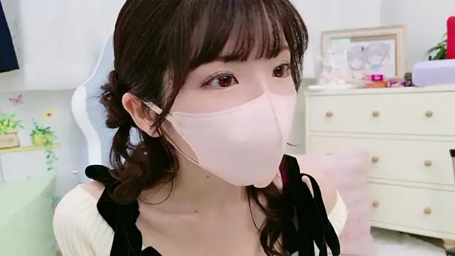 -minami- online show from 10, 10, 2025