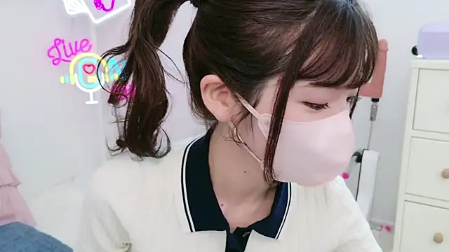 -minami- online show from 20, 3, 2025