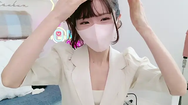 -minami- online show from 8, 3, 2025