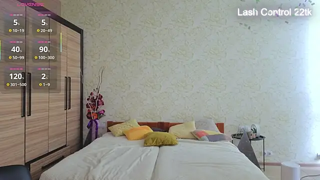 JulisSweet online show from 12, 4, 2026