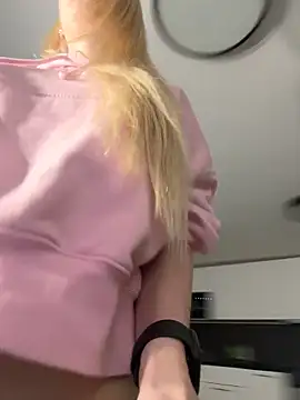 Snapshot of Vladamais chatting on 9, 2, 2026 Vladamais online show from 9, 2, 2026