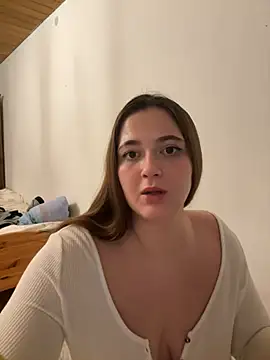 Kamilla Loop online show from 12, 1, 2025