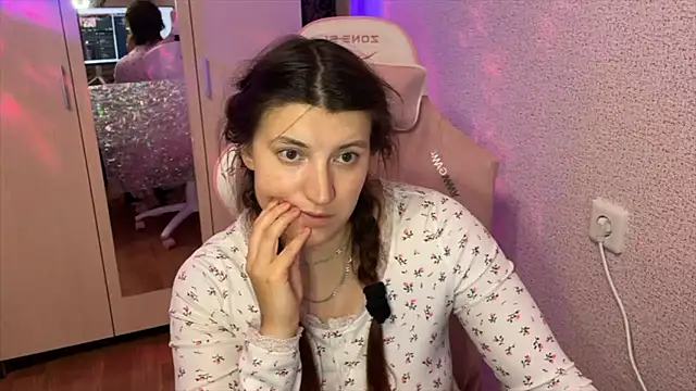 Snapshot of Katrin__kiss chatting on 4, 2, 2026 Katrin kiss online show from 4, 2, 2026