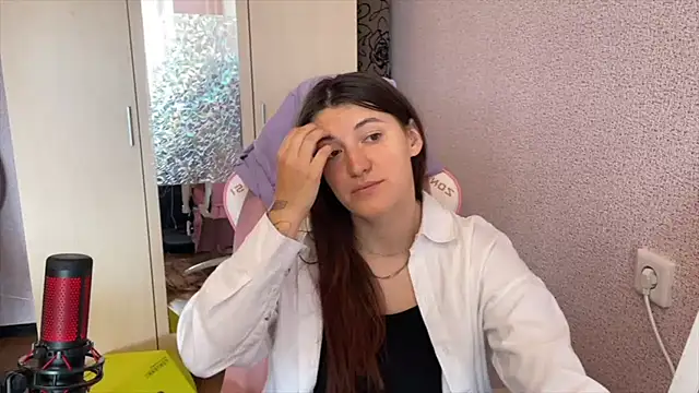 Katrin  kiss online show from 4, 4, 2026