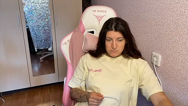 Katrin  kiss online show from 13, 5, 2026