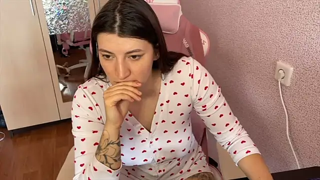 Katrin  kiss online show from 8, 3, 2026