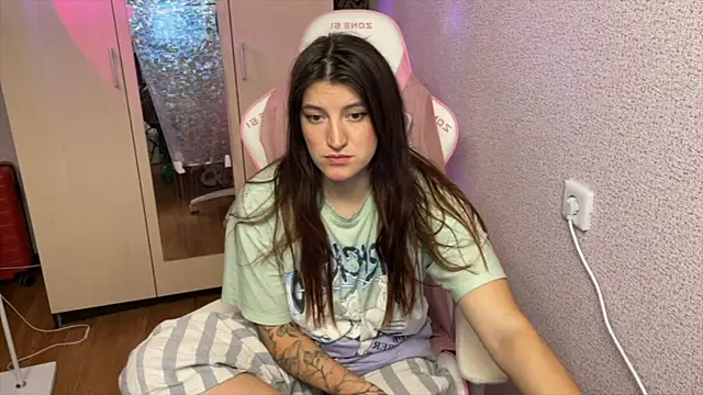 Katrin  kiss online show from 25, 4, 2026