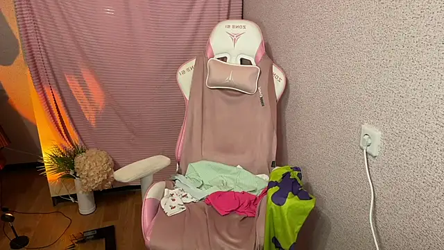 Katrin  kiss online show from 4, 12, 2025