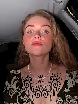 Goldloeckchen159 online show from 8, 2, 2025