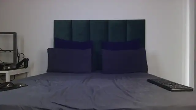 THROATGOATxo online show from 17, 11, 2025