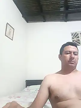 Snapshot of walwan85 chatting on 4, 12, 2025 walwan85 online show from 4, 12, 2025