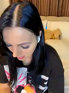 Snapshot of ReiyaRey chatting on 13, 5, 2026 ReiyaRey online show from 13, 5, 2026
