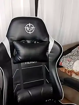 Japabaixinha online show from 11, 3, 2025