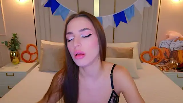 BellaHalles online show from 4, 10, 2025