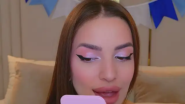 BellaHalles online show from 3, 10, 2025