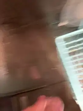 LivingLegend1978 online show from 1, 1, 2025