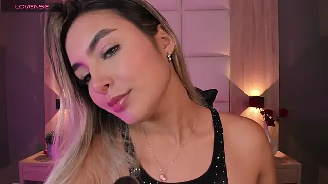 bella1207 online show from 7, 10, 2025