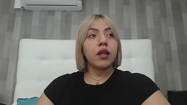 LeahMillerr online show from 16, 10, 2025