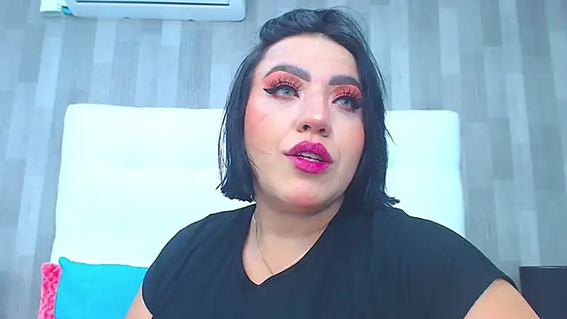 LeahMillerr online show from 18, 3, 2025