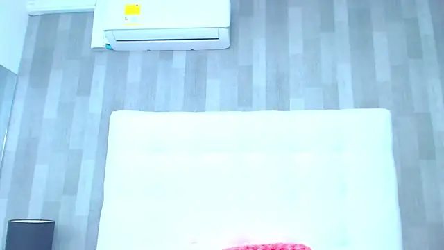 LeahMillerr online show from 19, 3, 2025