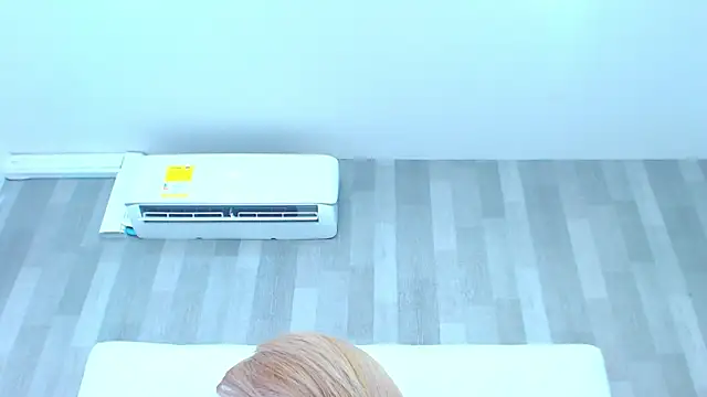 LeahMillerr online show from 24, 9, 2025