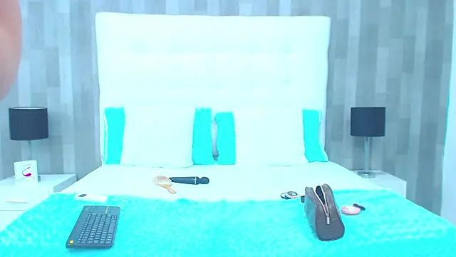 LeahMillerr online show from 21, 3, 2025