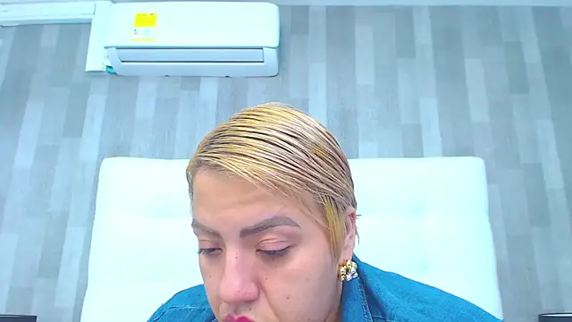 LeahMillerr online show from 16, 12, 2025