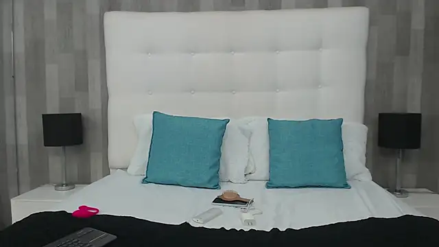 LeahMillerr online show from 17, 10, 2025