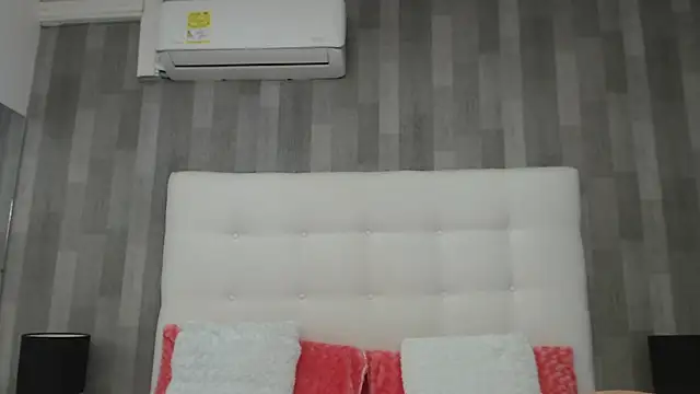 LeahMillerr online show from 17, 3, 2025