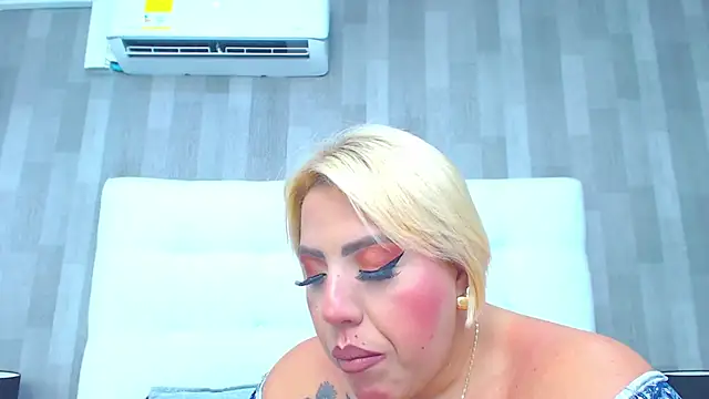 LeahMillerr online show from 14, 4, 2026