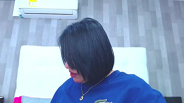 LeahMillerr online show from 28, 1, 2025