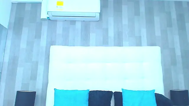 LeahMillerr online show from 15, 9, 2025