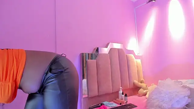 LoveQueen2 online show from 26, 11, 2025