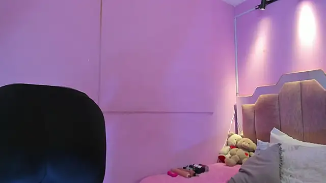 LoveQueen2 online show from 10, 2, 2026