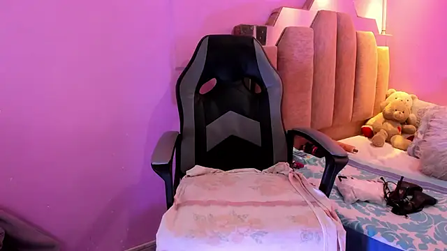 LoveQueen2 online show from 18, 1, 2026