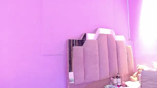 Snapshot of LoveQueen2 chatting on 13, 6, 2026 LoveQueen2 online show from 13, 6, 2026