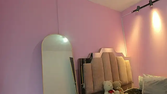 LoveQueen2 online show from 6, 11, 2025