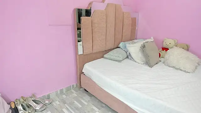 LoveQueen2 online show from 23, 9, 2025