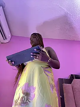 Snapshot of LoveQueen2 chatting on 13, 7, 2026 LoveQueen2 online show from 13, 7, 2026