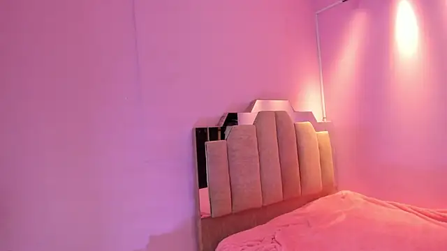 LoveQueen2 online show from 8, 10, 2025