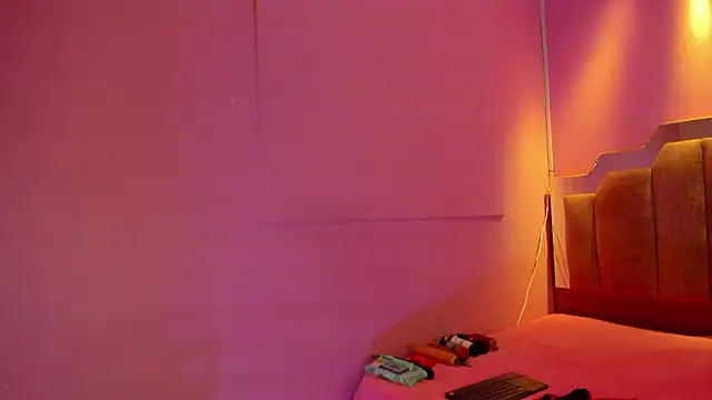 LoveQueen2 online show from 7, 2, 2026