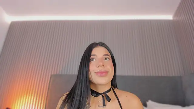 emelie 89 online show from 23, 12, 2025