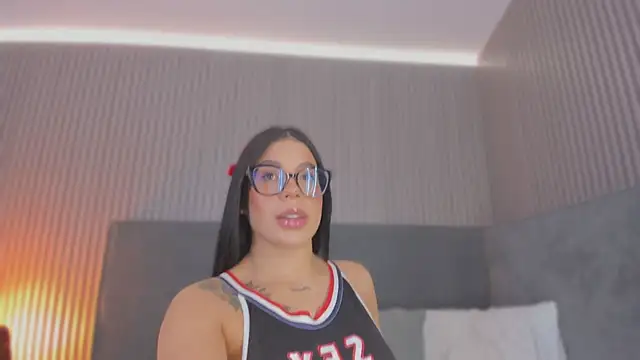 emelie 89 online show from 25, 2, 2026