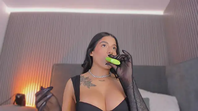 emelie 89 online show from 14, 2, 2026