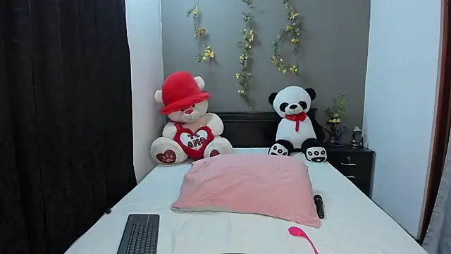 lunaa mayerr online show from 21, 3, 2025